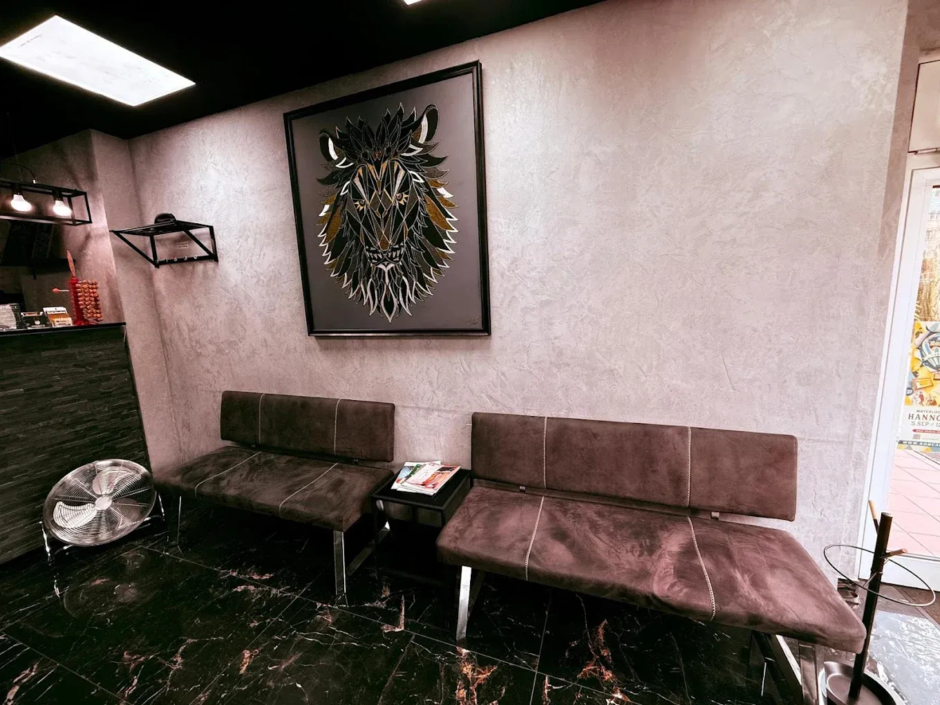 Professionelle Barber-Stühle und Ausstattung