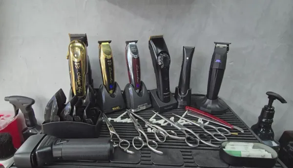 Moderne Friseurwerkzeuge und Equipment